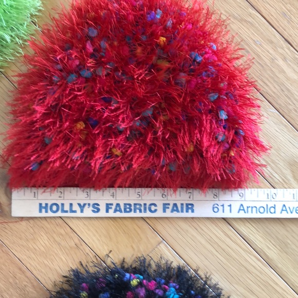 Girls Fun Winter Hats Set of 3 - Picture 6 of 7